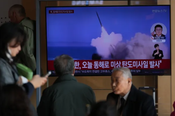 Korut Tembakkan Rudal Balistik Beberapa Hari Setelah Kunjungan Menhan AS